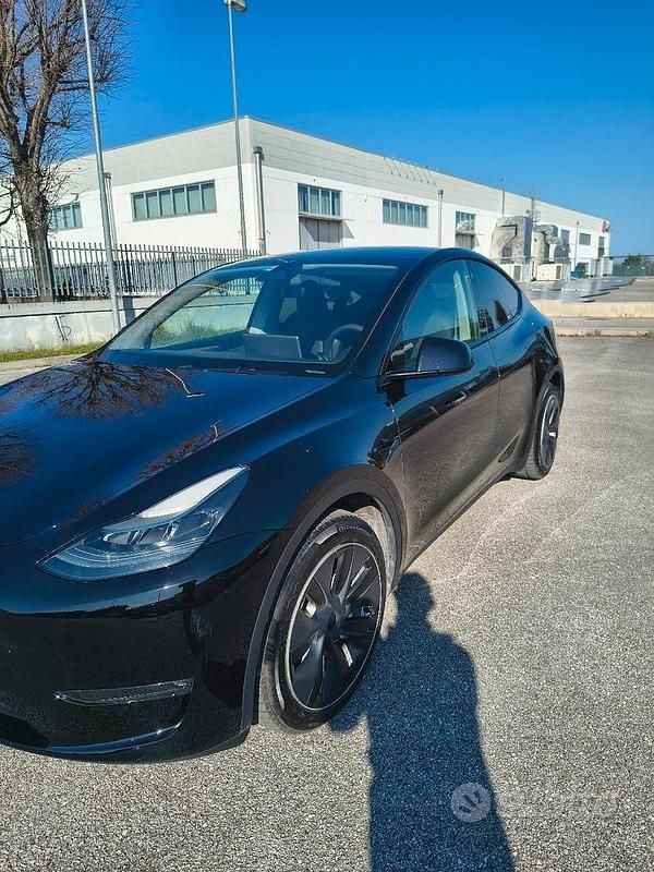 Usata Tesla Model Y 378 kW (514 CV) 2023 Nero SUV