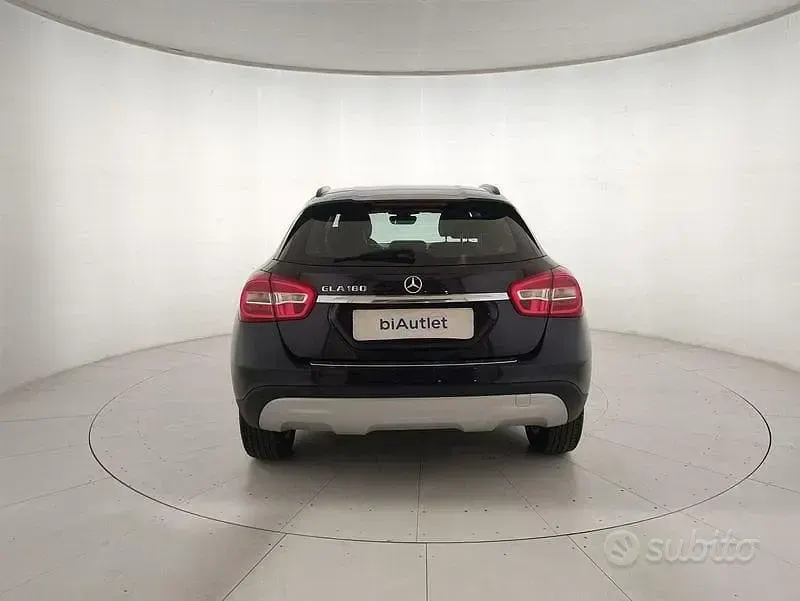 Usata Mercedes GLA180 Executive 122 CV (89 kW) 2015 Nero SUV