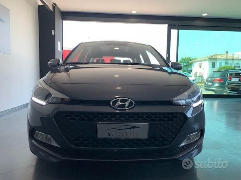 Usata Hyundai i20 GO! 75 CV (55 kW) 2018 Antracite Berlina