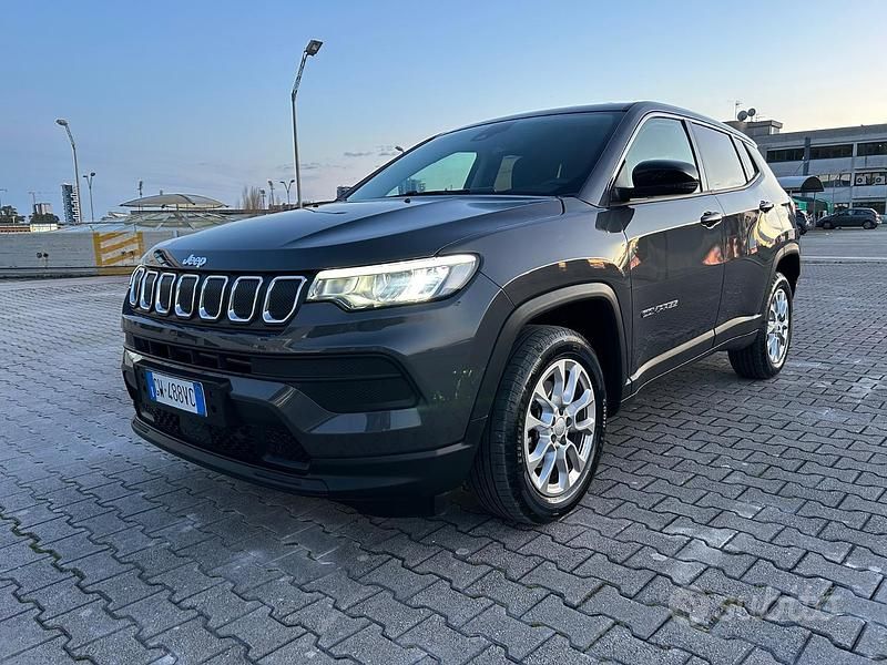 Usata Jeep Compass Longitude 131 CV (96 kW) 2024 Grigio SUV