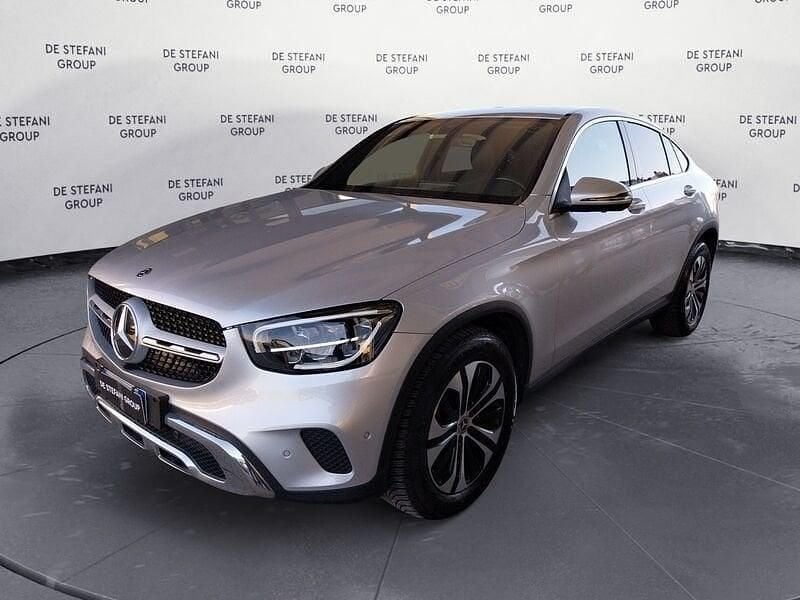 Usata Mercedes GLC200 163 CV (119 kW) 2020 Argento iridio SUV