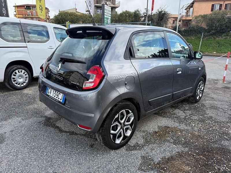 Usata Renault Twingo Intens 65 CV (47 kW) 2024 Grigio Utilitaria