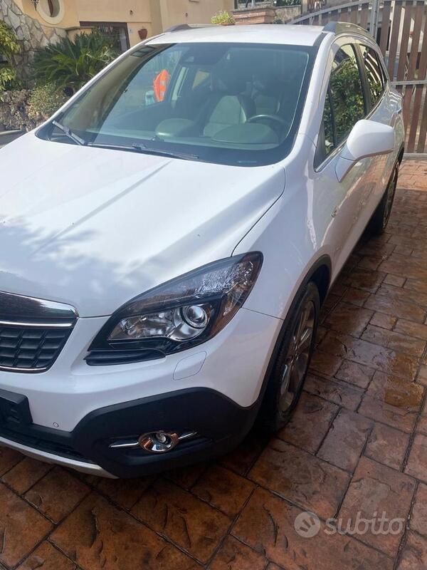 Bianco Usata 2014 Opel Mokka SUV | 8000 € (Buon prezzo) - Immagine 1/4