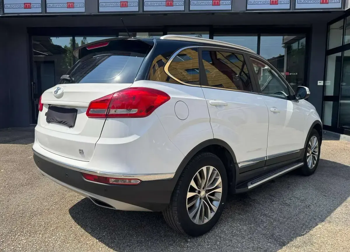 Usata DR DR6 150 CV (110 kW) 2020 Bianco SUV