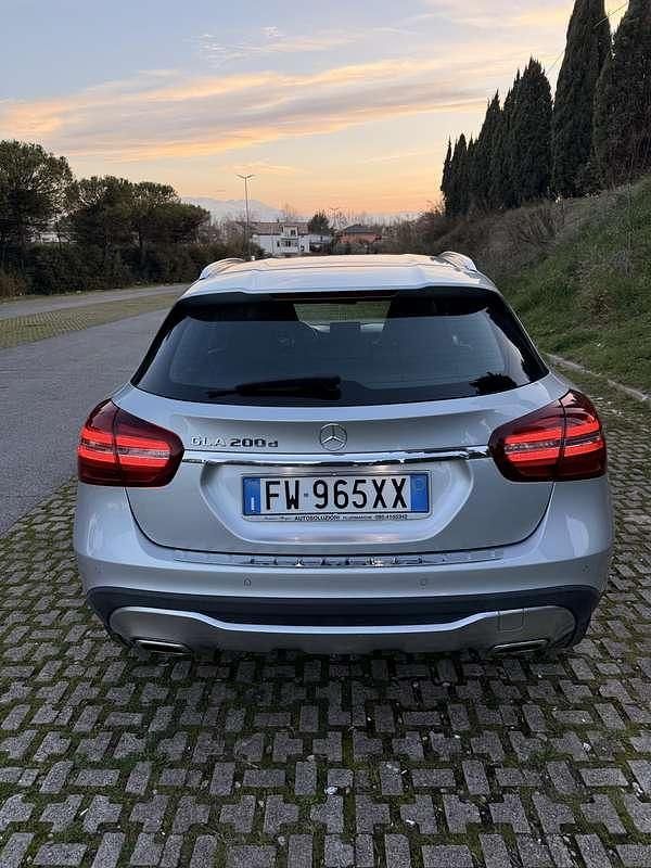 Usata Mercedes GLA200 136 CV (100 kW) 2019 SUV