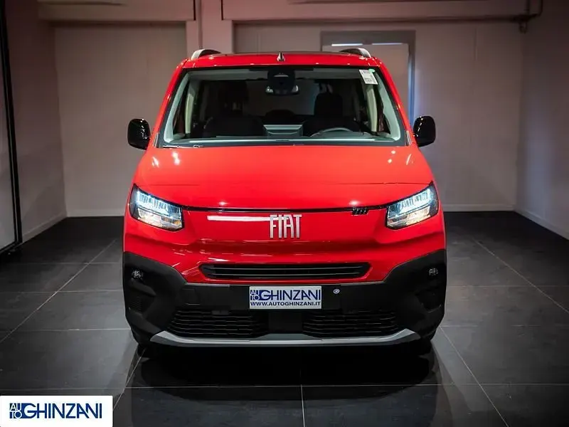 Nuova Fiat Qubo La Prima 131 CV (96 kW) 2026 Rosso Monovolume
