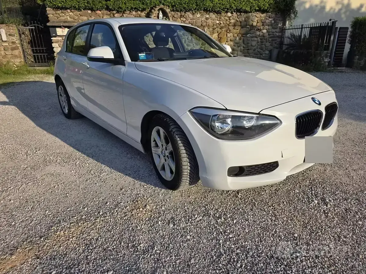 Usata BMW 116 Comfort Edition 116 CV (85 kW) 2011 Bianco Utilitaria