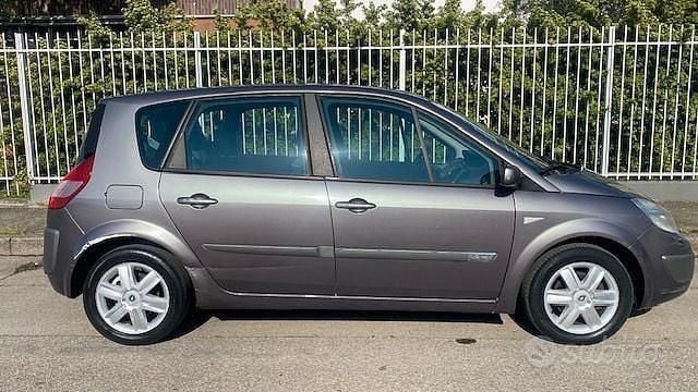 Usata Renault Scénic 111 CV (81 kW) 2003 Grigio Monovolume