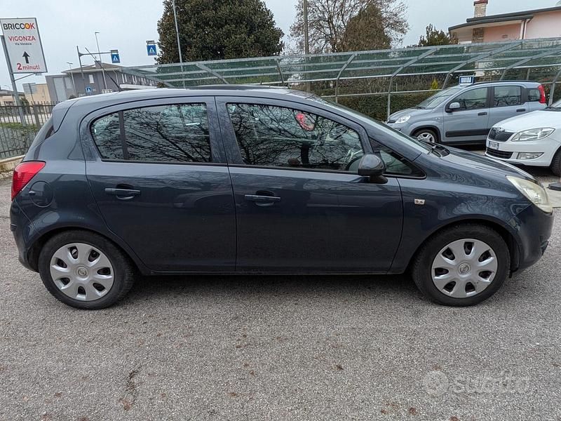 Usata Opel Corsa 80 CV (58 kW) 2008 Nero Utilitaria
