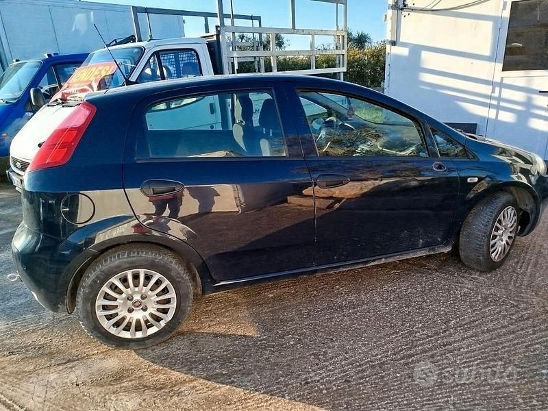 Usata Fiat Punto 95 CV (69 kW) 2017 Blu Utilitaria
