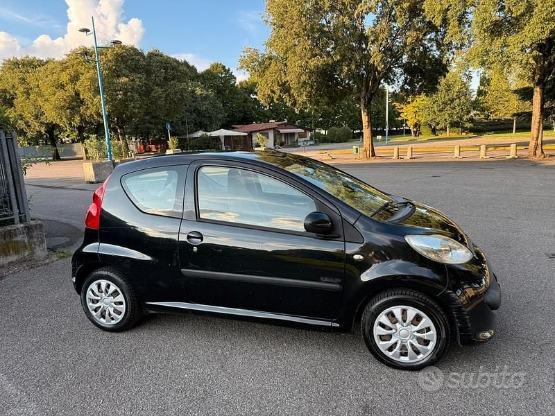 Usata Peugeot 107 68 CV (50 kW) 2006 Nero Utilitaria