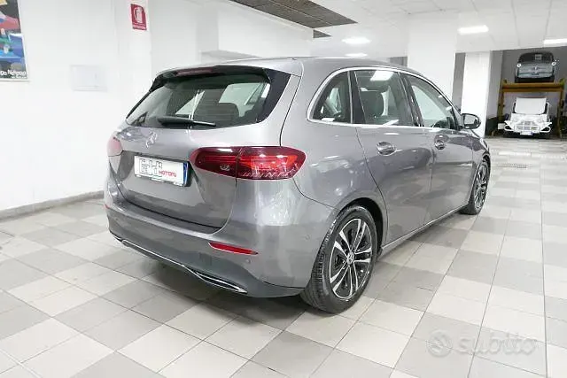 Usata Mercedes B180 Progressive 136 CV (100 kW) 2023 Grigio Utilitaria