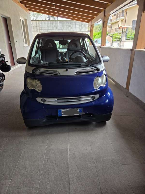 Blu/azzurro Usata 2005 Smart ForTwo Coupé Coupé | 2250 € (Ottimo prezzo) - Immagine 1/3