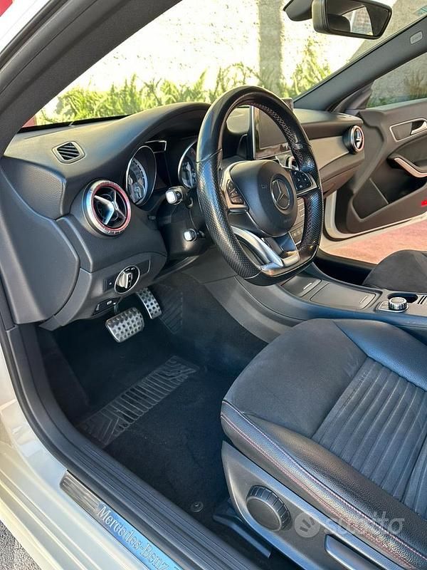 Usata Mercedes CLA220 177 CV (130 kW) 2015 Bianco Berlina