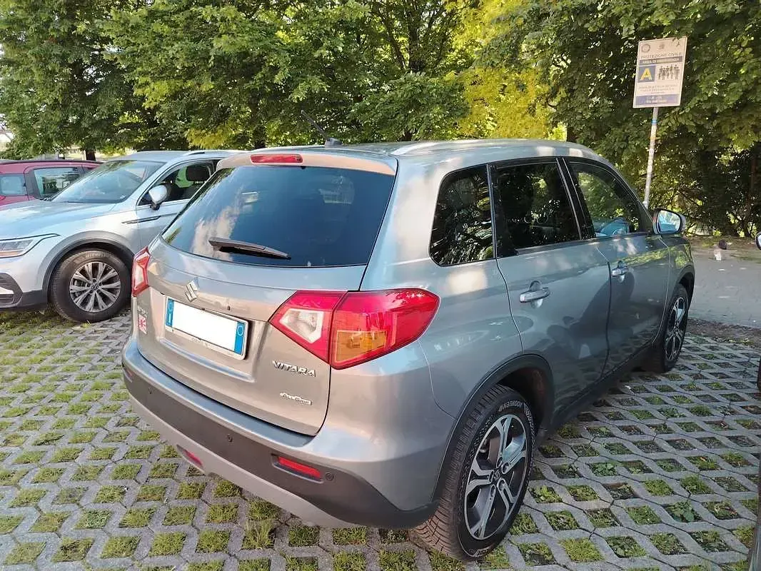 Usata Suzuki Vitara 120 CV (88 kW) 2017 Grigio SUV