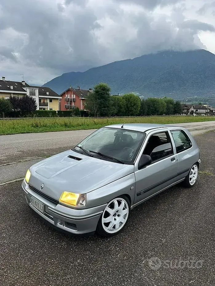Usata Renault Clio 137 CV (100 kW) 1995 Utilitaria