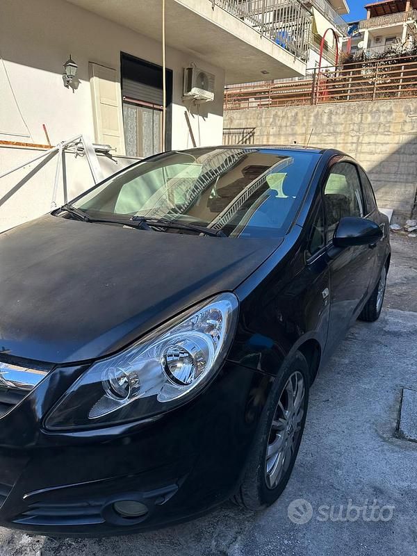 Usata Opel Corsa 2010 Nero Utilitaria