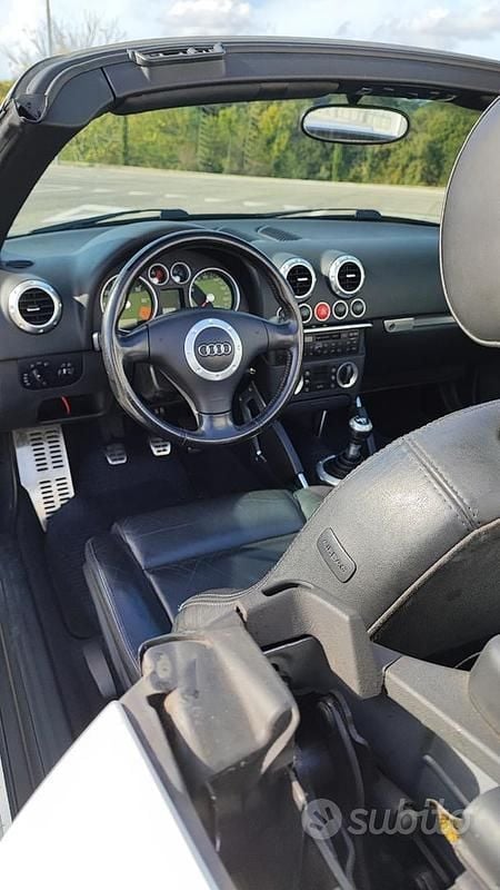 Usata Audi TT Roadster 179 CV (131 kW) 2001 Grigio Cabrio