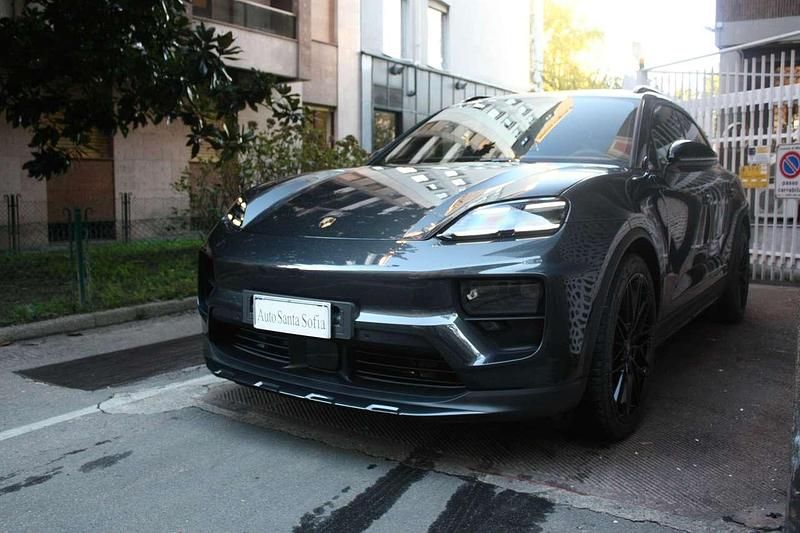 Usata Porsche Macan 144 kW (197 CV) 2025 Grigio vulcano met. SUV