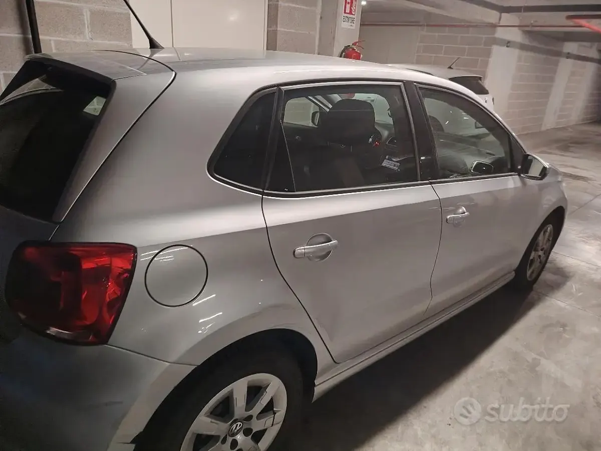 Usata VW Polo 75 CV (55 kW) 2014 Grigio Berlina