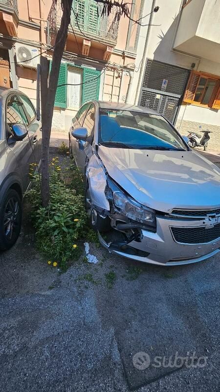 Usata Chevrolet Cruze 163 CV (119 kW) 2011 Grigio Berlina