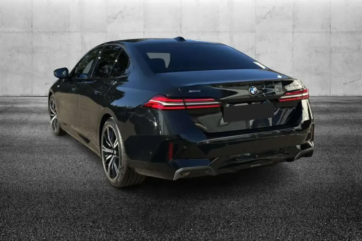 Usata BMW 540 M Sport 286 CV (210 kW) 2025 Nero Berlina