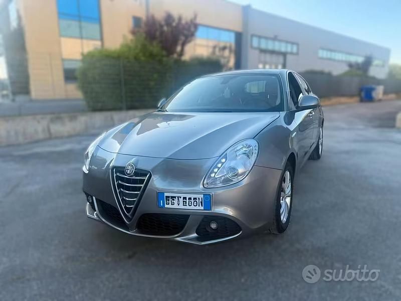 Usata Alfa Romeo Giulietta 169 CV (124 kW) 2011 Grigio Utilitaria