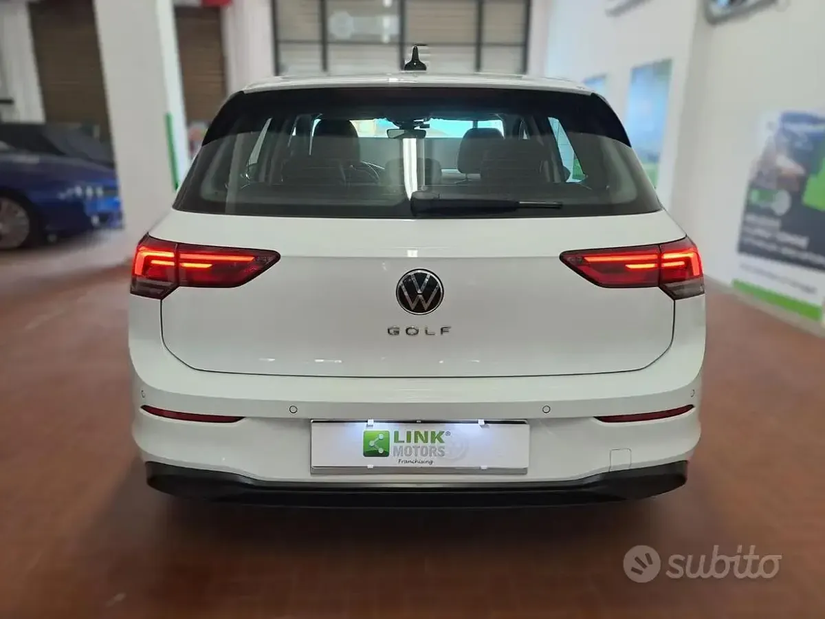 Begagnad VW Golf VII Style 150 HK (110 kW) 2020 Vit Sedan