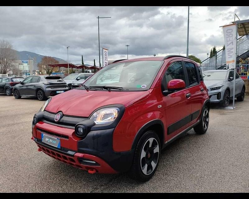 Usata Fiat Panda Cross Cross 70 CV (51 kW) 2024 Rosso Utilitaria