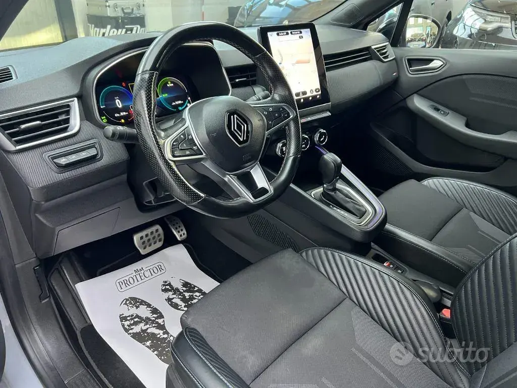 Usata Renault Clio V Esprit Alpine 94 CV (69 kW) 2023 Grigio Berlina