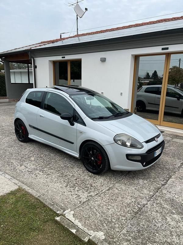 Grigio Usata 2009 Fiat Punto Due volumi | 6000 € - Immagine 1/4