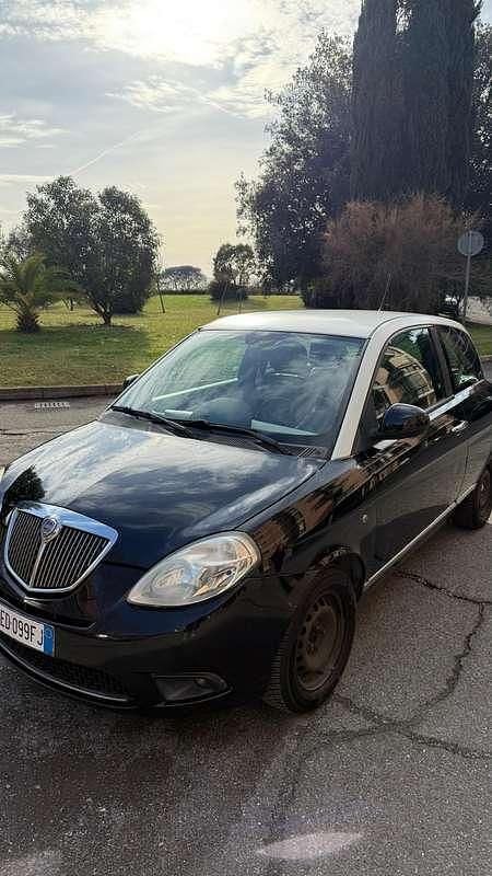 Usata Lancia Ypsilon 77 CV (56 kW) 2010 Nero Utilitaria