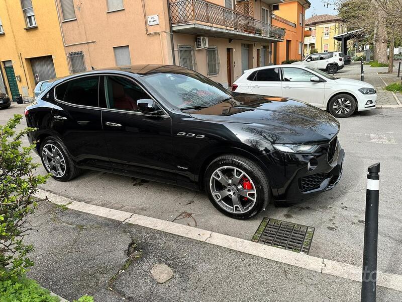 Usato 2018 Maserati GranSport 3.0 Diesel 350 CV (46.800 €)