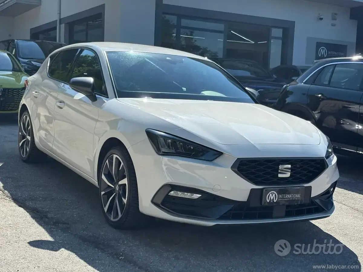 Usata Seat Leon FR 150 CV (110 kW) 2021 Bianco Berlina