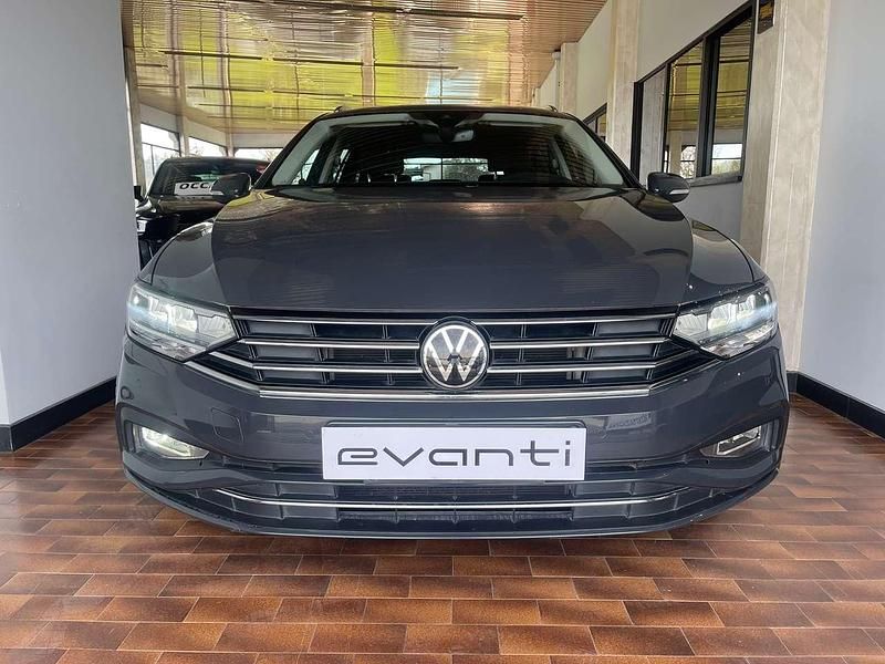Usata VW Passat Business 122 CV (89 kW) 2020 Urano grey Station wagon