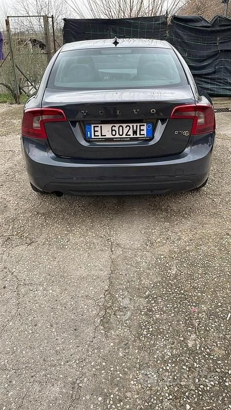 Usata Volvo S60 Kinetic 115 CV (84 kW) 2012 Grigio Berlina