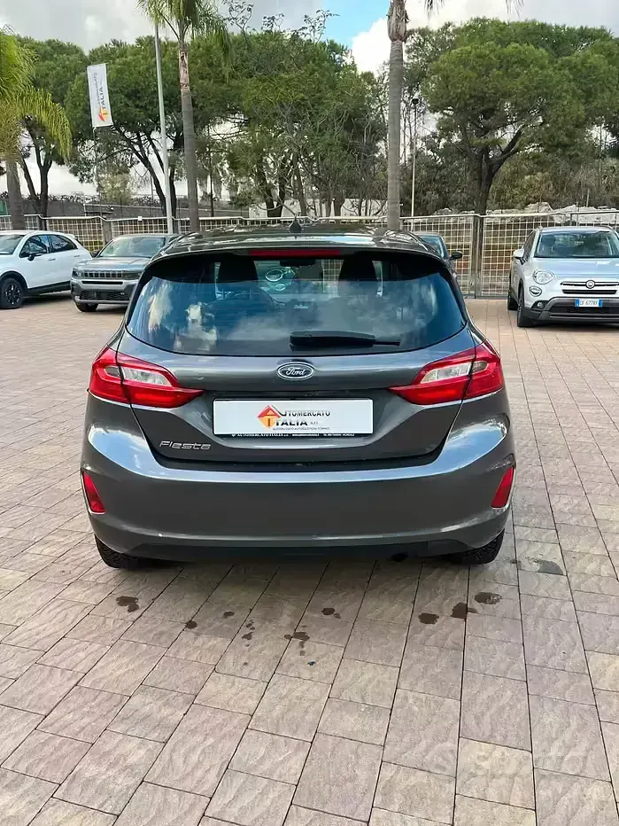 Usata Ford Fiesta Vignale 86 CV (63 kW) 2018 Grigio Utilitaria