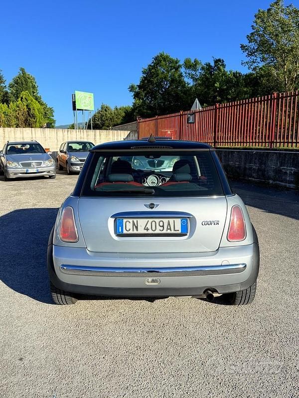 Begagnad Mini Cooper 116 HK (85 kW) 2004 Grå Halvkombi