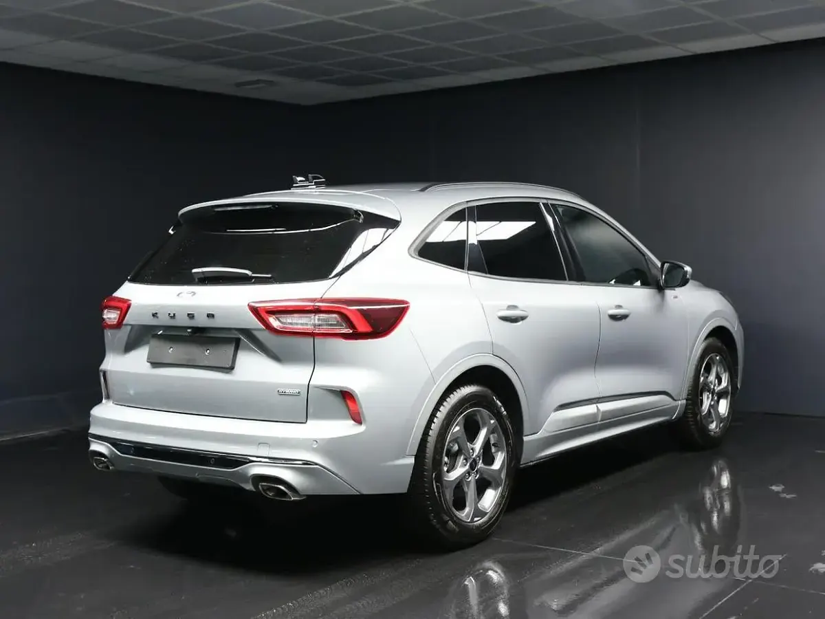 Usata Ford Kuga ST-Line 179 CV (131 kW) 2025 Grigio SUV