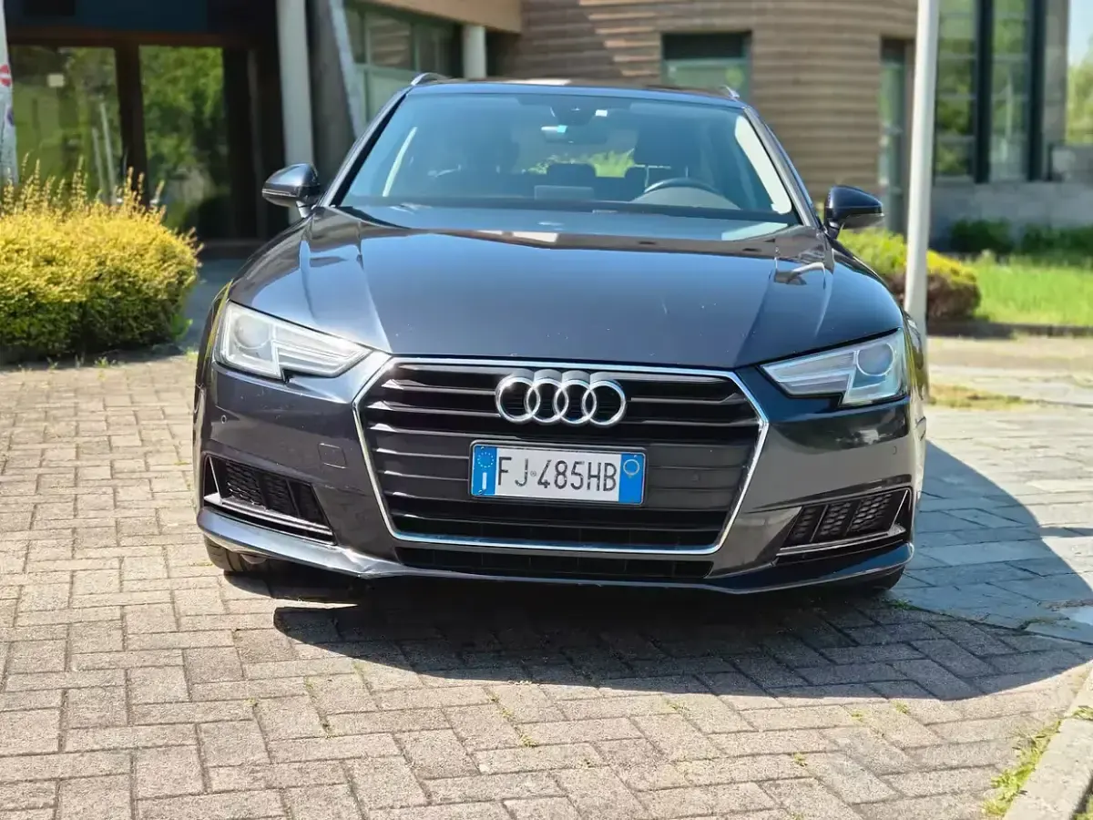 Usata Audi A4 Business Plus 150 CV (110 kW) 2016 Blu/azzurro Station wagon