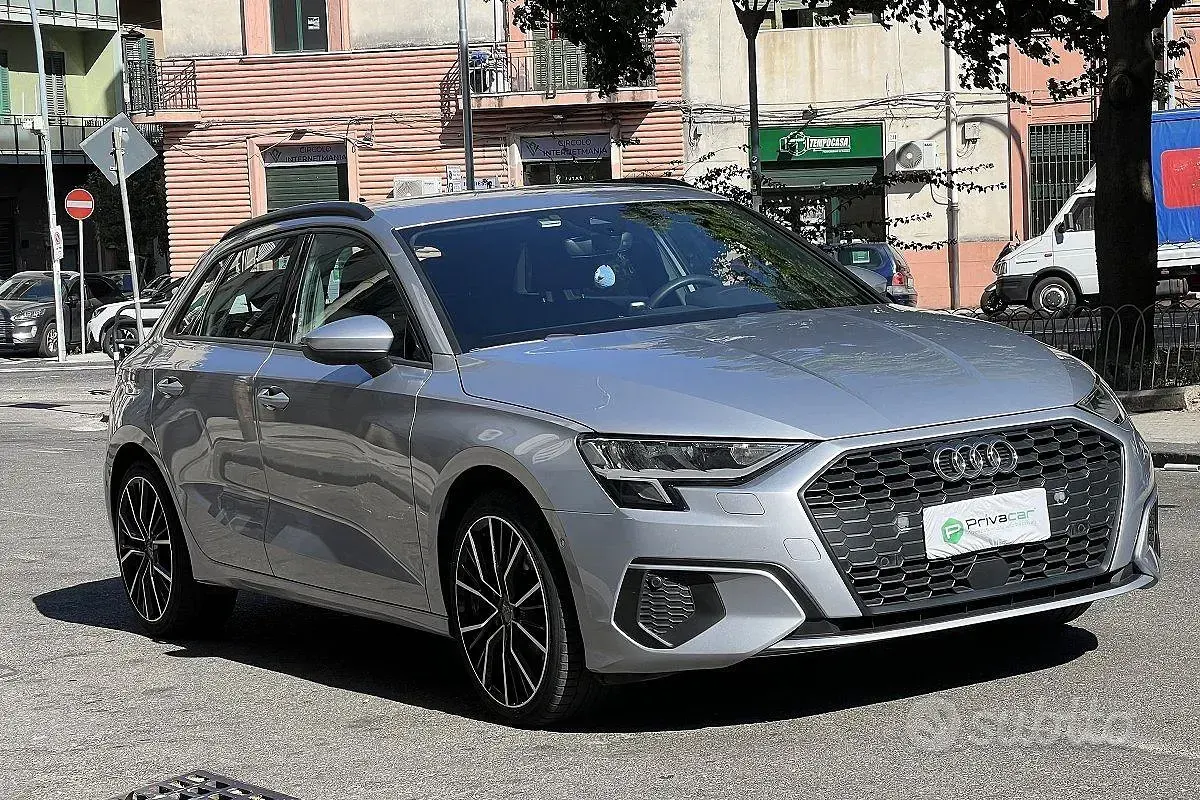Usata Audi A3 Sportback Business 116 CV (85 kW) 2020 Grigio Utilitaria