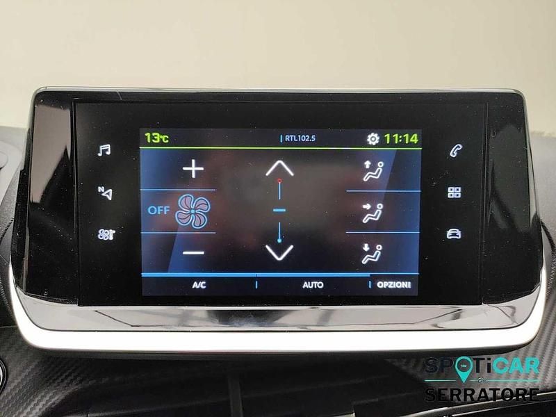 Usata Peugeot e-208 Allure 100 kW (136 CV) 2023 Giallo Utilitaria