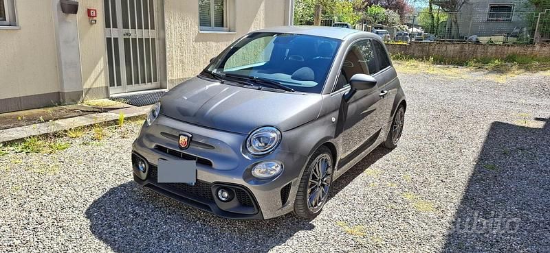Occasion Abarth 695 180 ch (132 kW) 2024 Gris Citadine