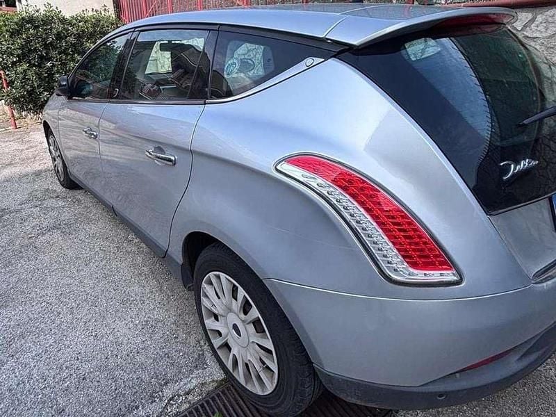 Usata Lancia Delta 120 CV (88 kW) 2009 Grigio Utilitaria