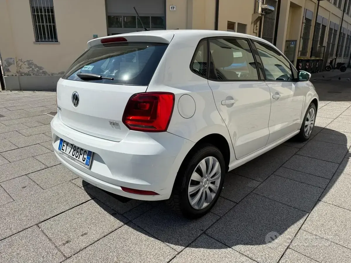 Usata VW Polo 75 CV (55 kW) 2015 Bianco Berlina