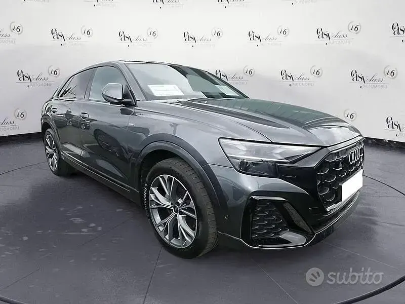 Usata Audi Q8 S-Line 286 CV (210 kW) 2025 Grigio SUV