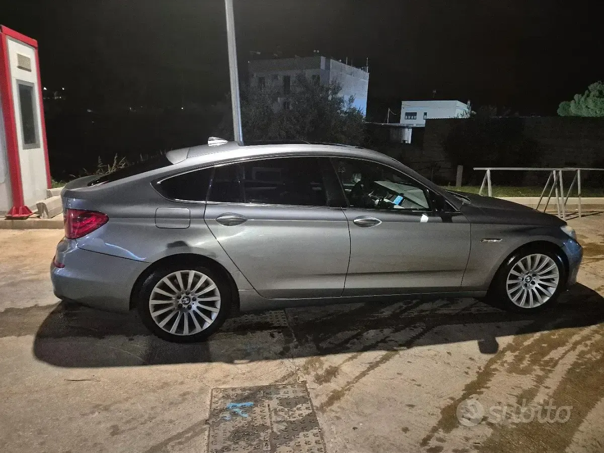 Usata BMW 530 Comfort Edition 245 CV (180 kW) 2010 Grigio Berlina