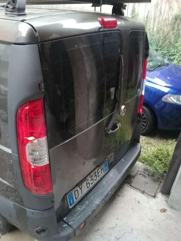 Usata 2009 Fiat Doblò Active Monovolume | 1900 € (Ottimo prezzo) - Immagine 1/3