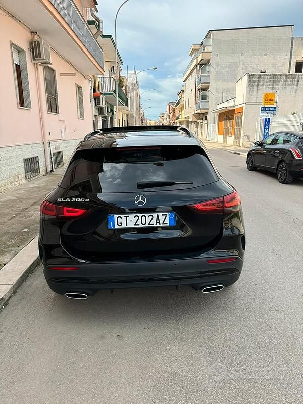 Usata Mercedes GLA200 AMG 150 CV (110 kW) 2021 Nero SUV