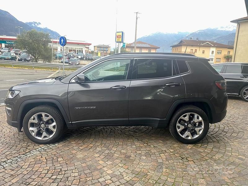 Usata Jeep Compass Limited 140 CV (102 kW) 2019 Grigio SUV